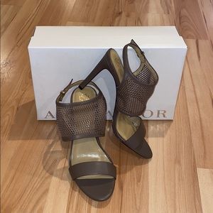 Ann Taylor Leigh Mesh Slingback Sandal size 9